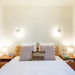200m To Family House With Garden At Super Location بالاتونفوريد