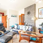 200m To Family House With Garden At Super Location شقة *