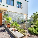 شقة 200m To Family House With Garden At Super Location بالاتونفوريد