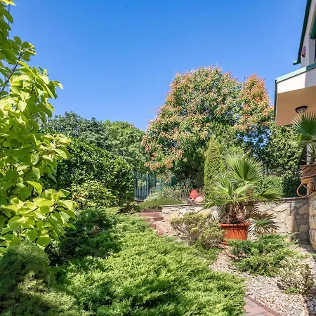 Apartment 200m To Family House With Garden At Super Location Balatonfured