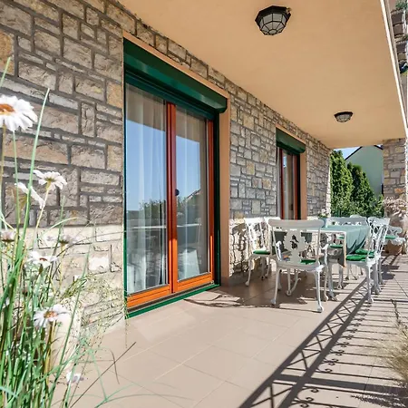 公寓 200m To Family House With Garden At Super Location