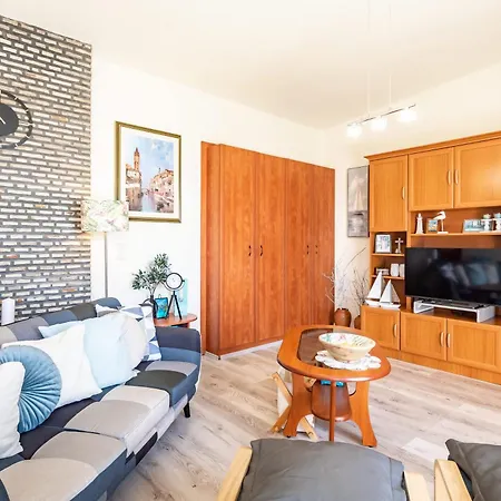 公寓 200m To Family House With Garden At Super Location 巴拉顿菲赖德