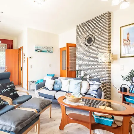 200m To Family House With Garden At Super Location 公寓 *