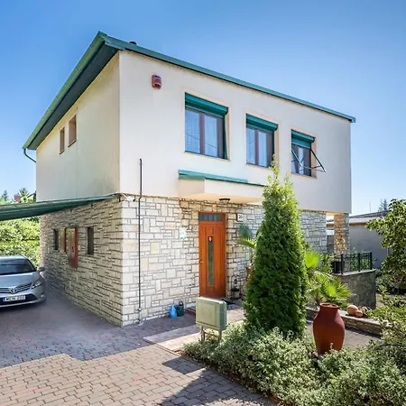 200m To Family House With Garden At Super Location 公寓 *