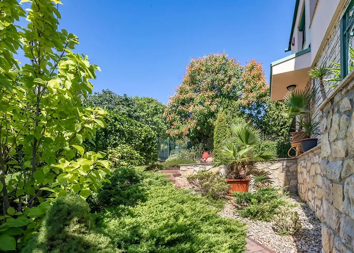 Apartment 200m To Family House With Garden At Super Location Balatonfured