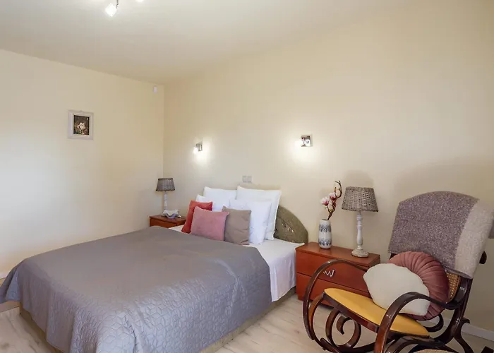 Apartment 200m To Family House With Garden At Super Location