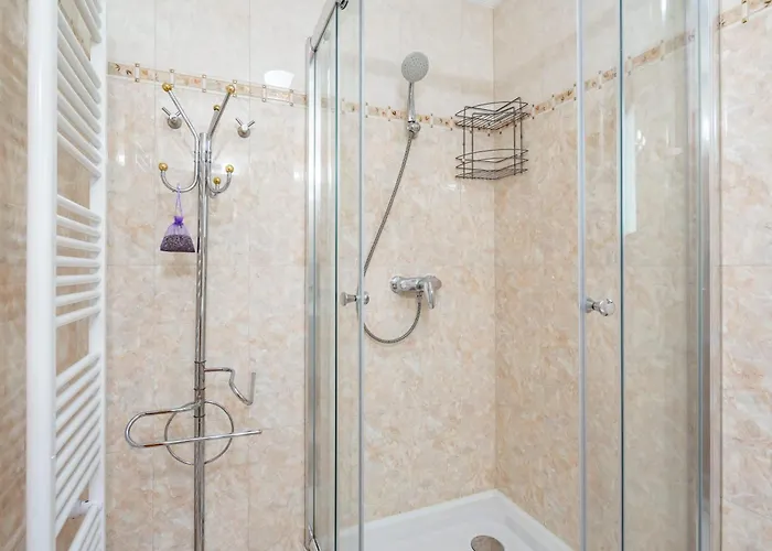 Apartament 200m To Family House With Garden At Super Location