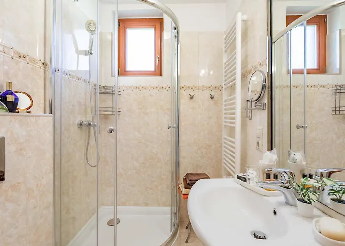 Apartament 200m To Family House With Garden At Super Location