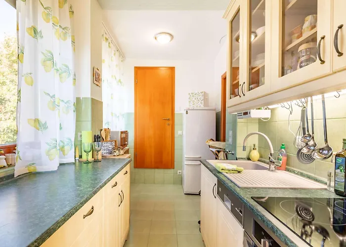 200m To Family House With Garden At Super Location Apartment *