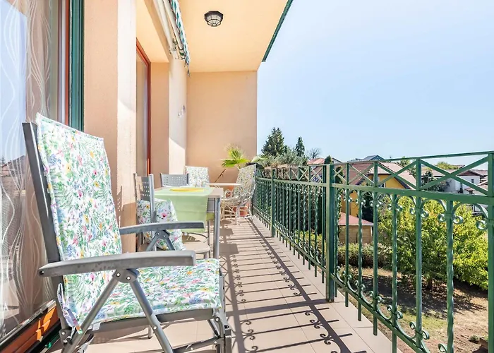 Apartment 200m To Family House With Garden At Super Location