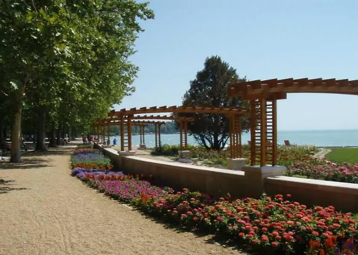 Apartament 200m To Family House With Garden At Super Location